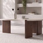 Table basse Zora plateau effet travertin et pieds noyer